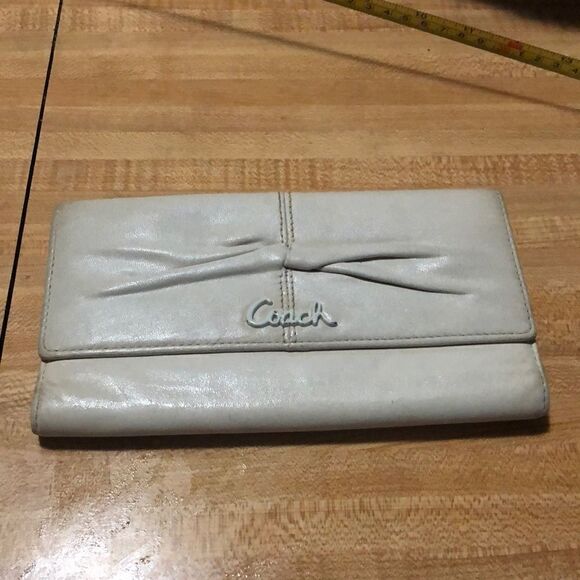 Vintage Coach Wallet   - Picture 1 of 4